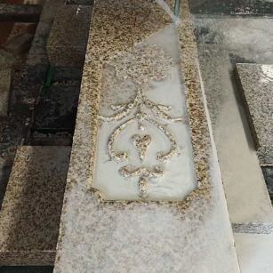 保定 黄金麻花岗岩异形加工雕刻栏杆大柱