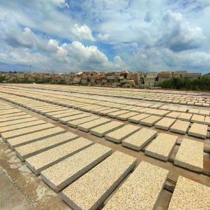 保定 黄金麻花岗岩荔枝面地铺石防护中
