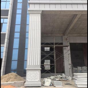 保定 芝麻白光面花岗岩门楼大柱（罗马柱）配雕花底座