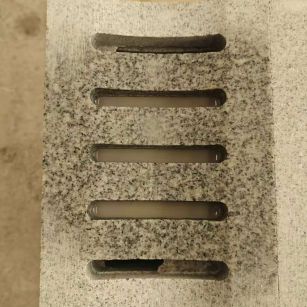 保定 芝麻白拉丝面花岗岩U型开槽排水槽