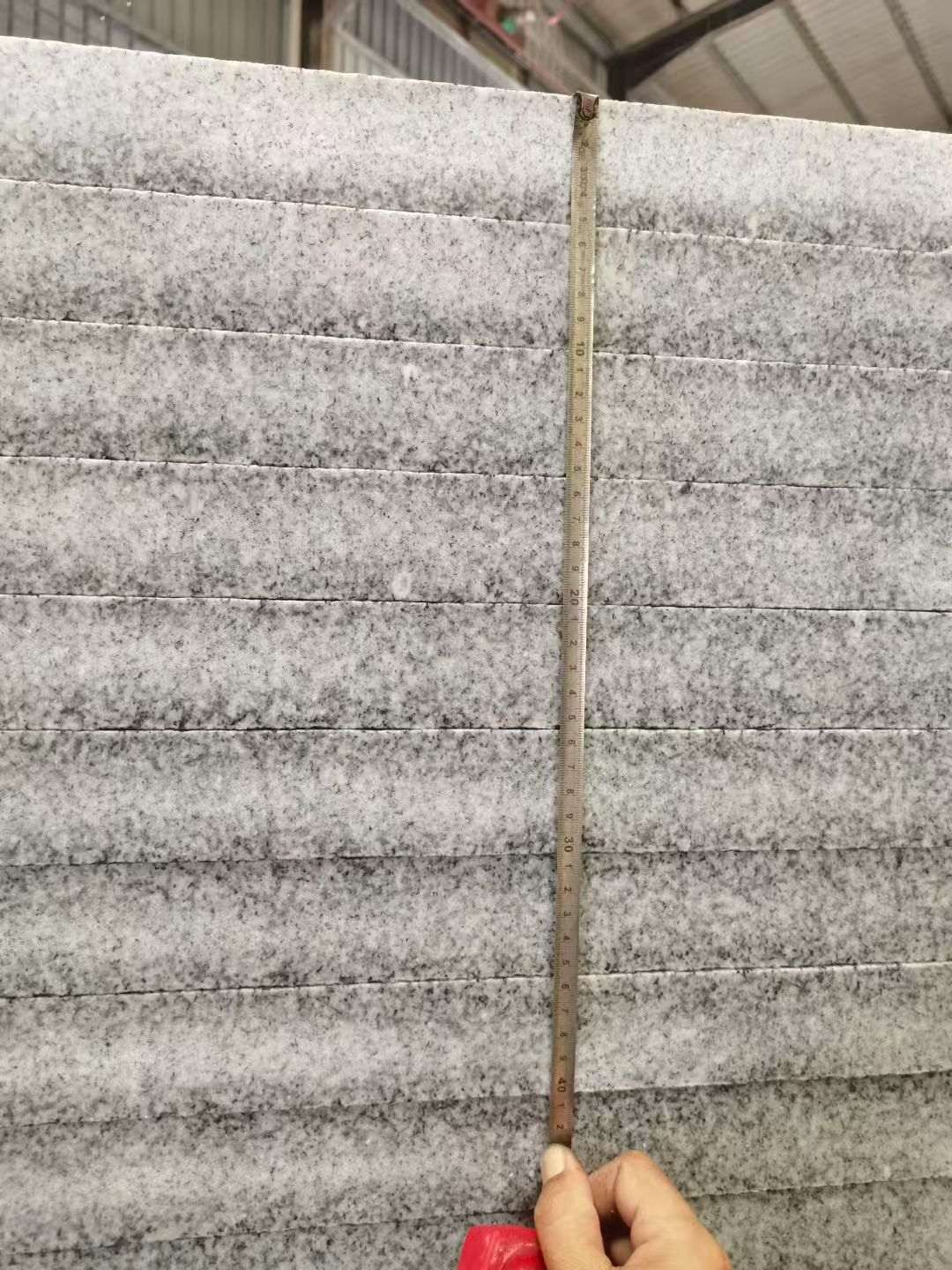 保定 芝麻白火烧成品厚薄均匀，B料价格接近A料质量