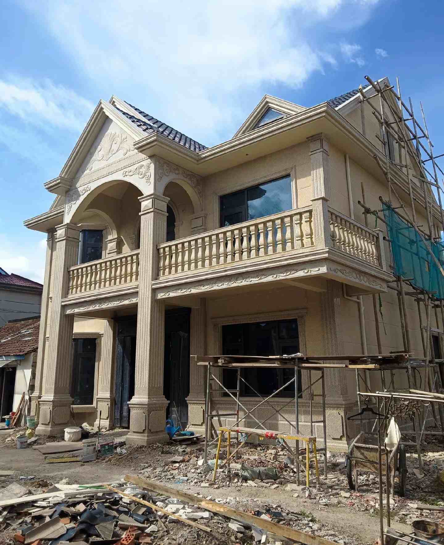 保定 黄金麻花岗岩石材私人别墅雕花门楼柱阳台栏杆