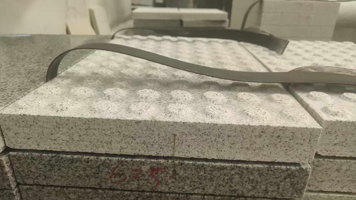 保定 芝麻白花岗岩6.0公分荔枝面五轴加工雕刻盲点