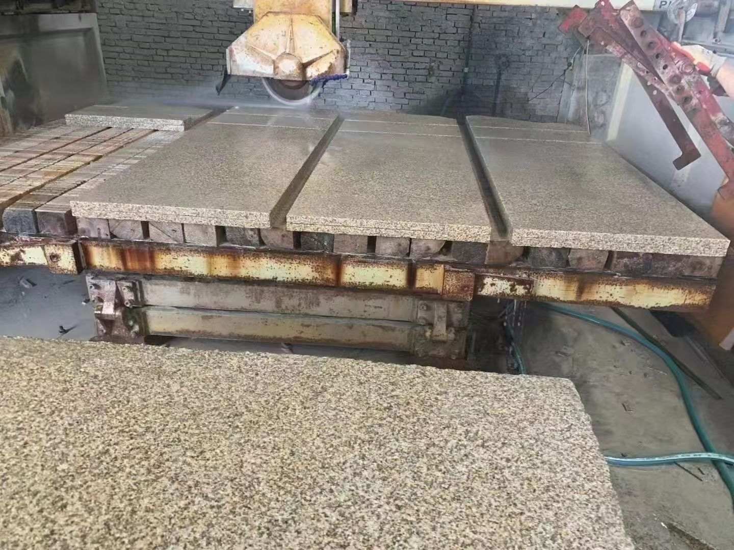 保定 黄金麻荔枝面成品板加工