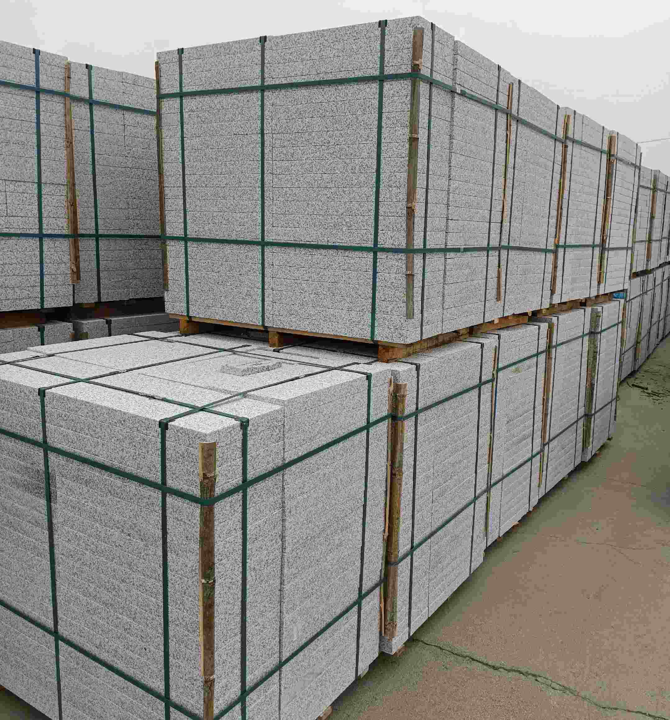 保定 白麻花岗岩石材荔枝面地铺石（300*600*50）