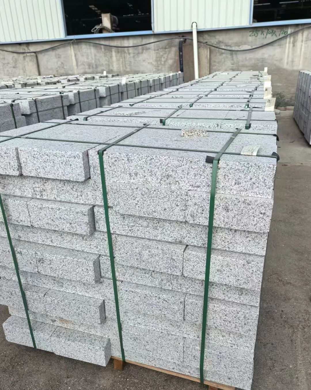 保定 白麻花岗岩路沿石，弧形路沿石，道牙石，马路牙子，界石，路缘石，平沿石，直岩石，平缘石等