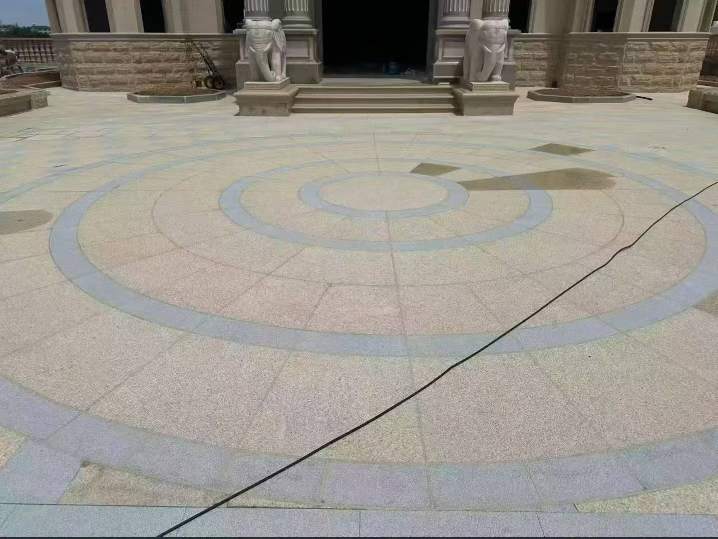 保定 黄金麻芝麻灰花岗岩石材地铺拼接效果