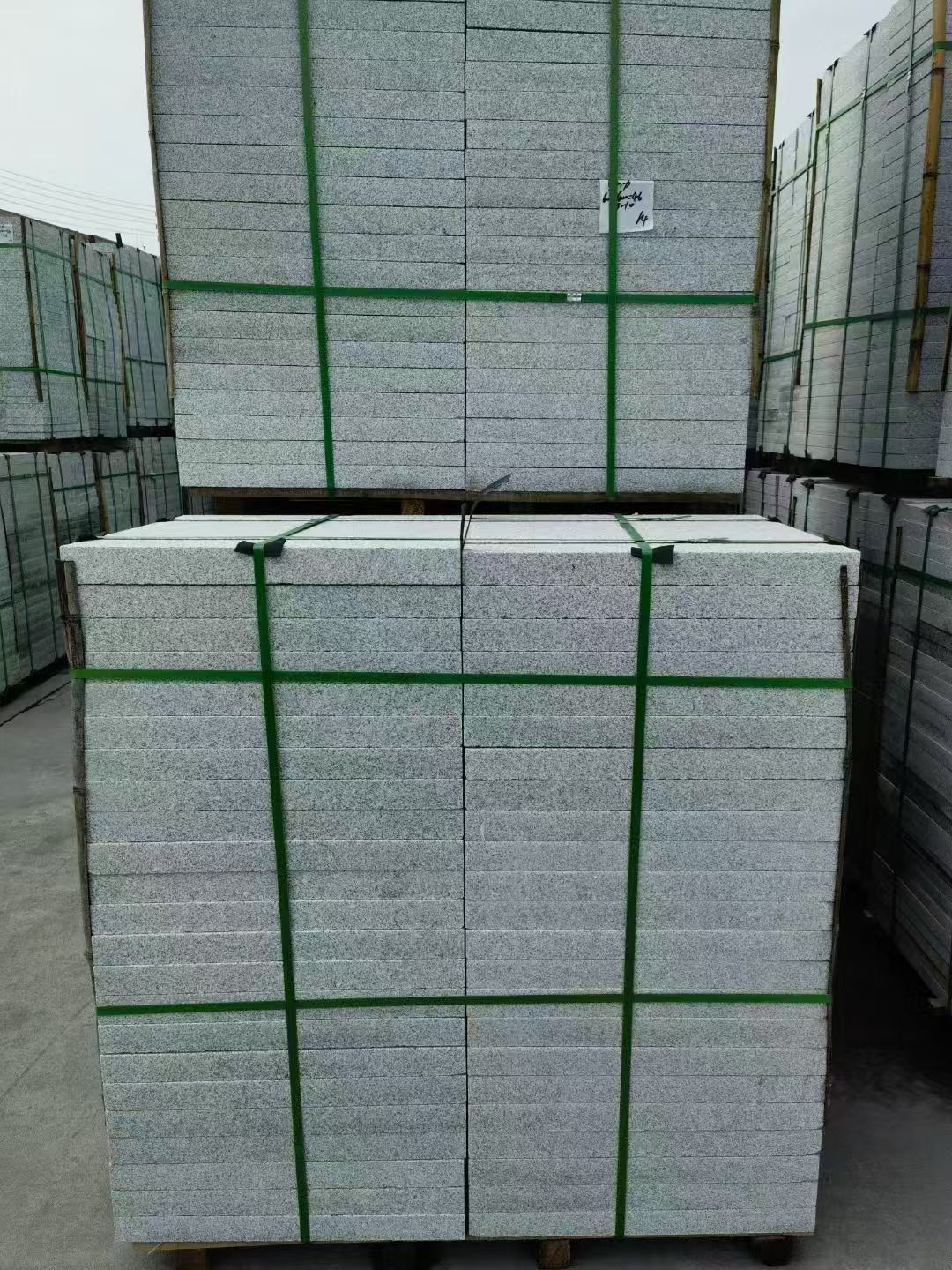 保定 芝麻白火烧，园林广场市政工程地铺石，1.8~5.0厚均有现货