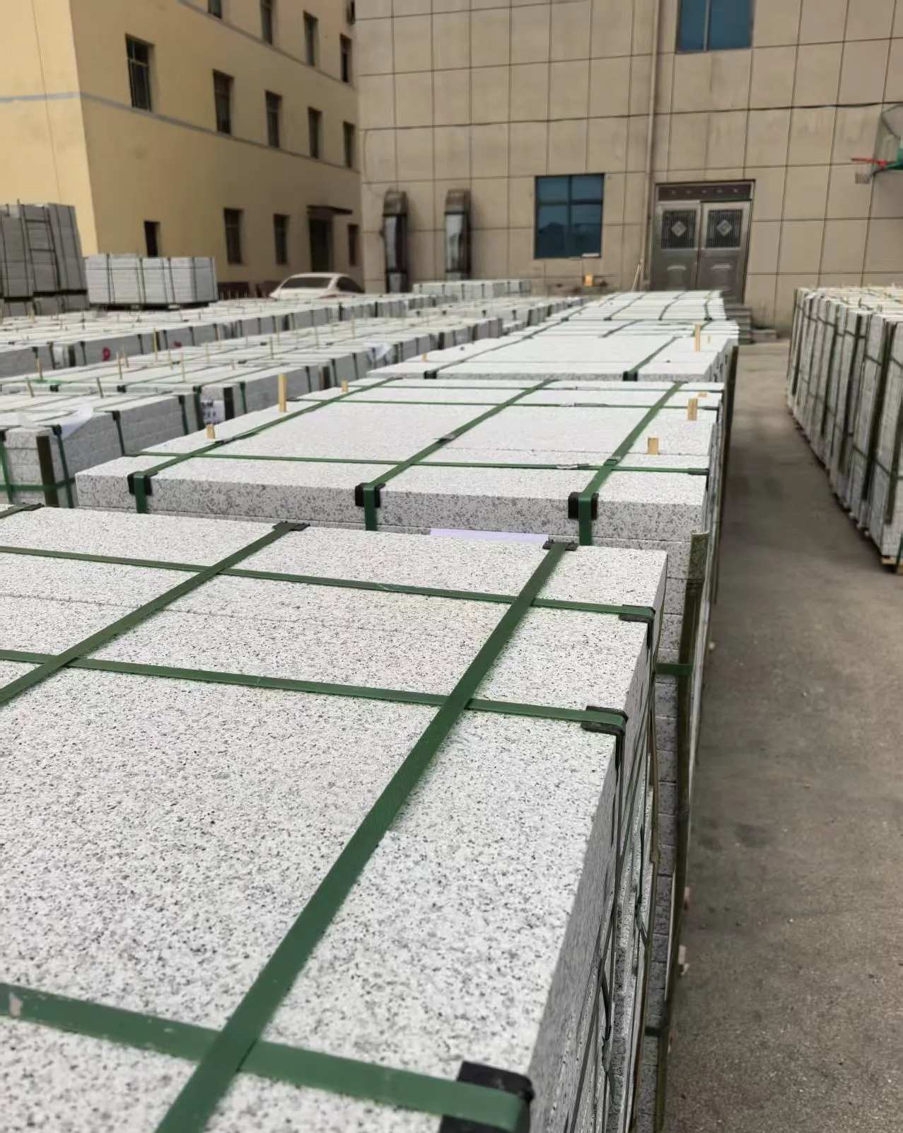 保定 白麻花岗岩5.0公分荔枝面地铺石