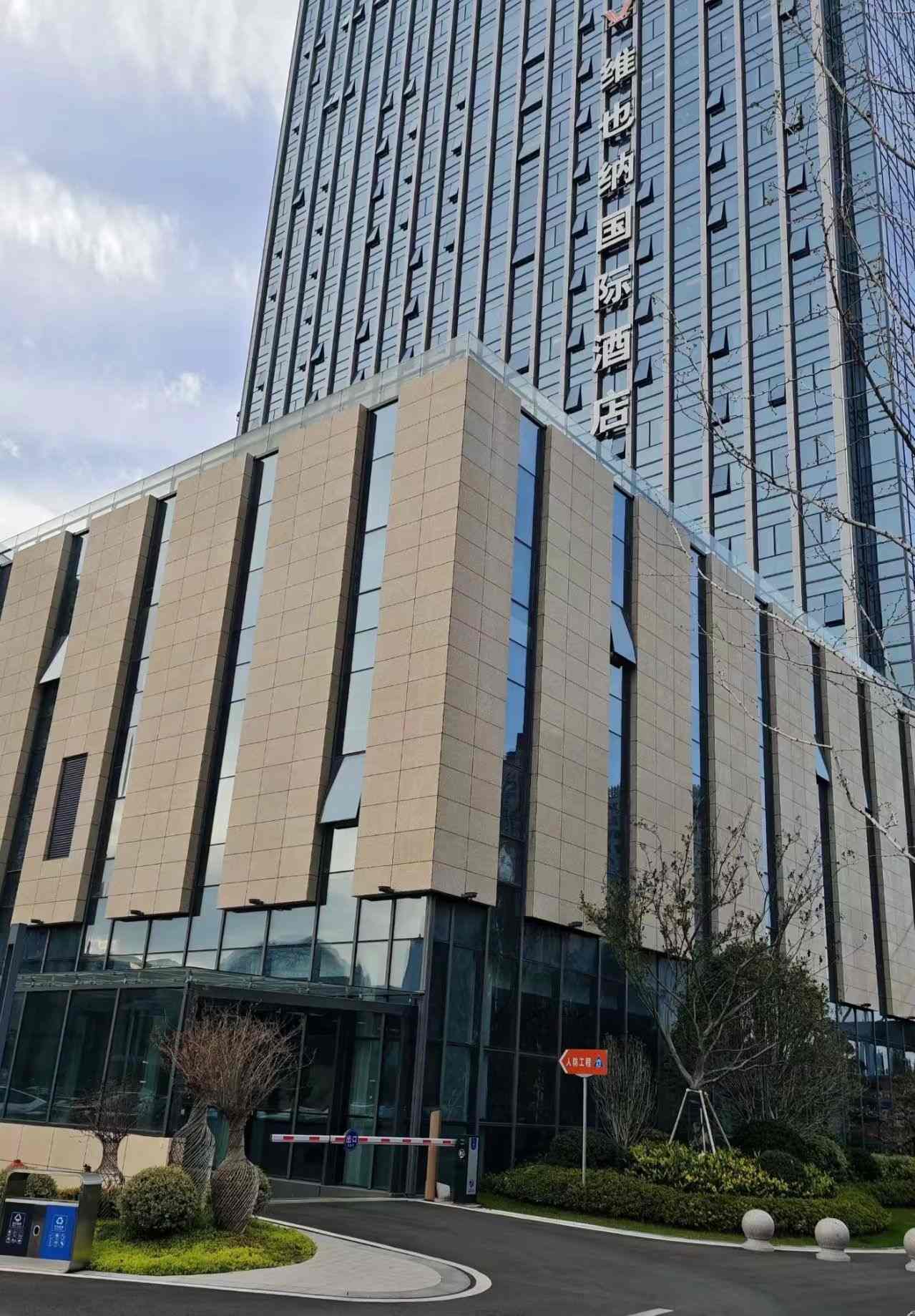 保定 黄金麻花岗岩外墙干挂