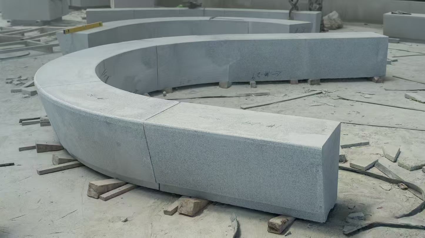 保定 芝麻白花岗岩光面弧形坐凳